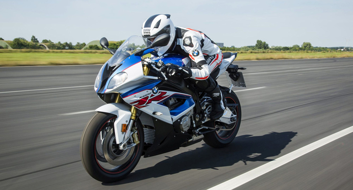 Xe phân khối lớn được chạy vào đường cao tốc hay không?