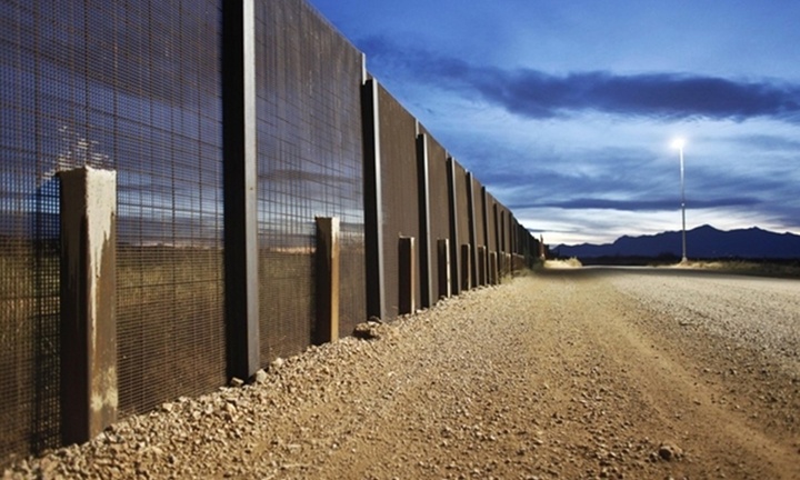 Trump sẽ xây tường biên giới với Mexico cao 9m