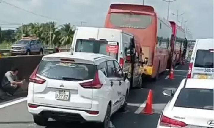 Tin tức tai nạn giao thông mới nhất ngày 5/8: Tai nạn liên hoàn trên cao tốc