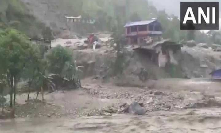 Mưa lớn gây lở đất ở Nepal, ít nhất 30 người thiệt mạng và mất tích 