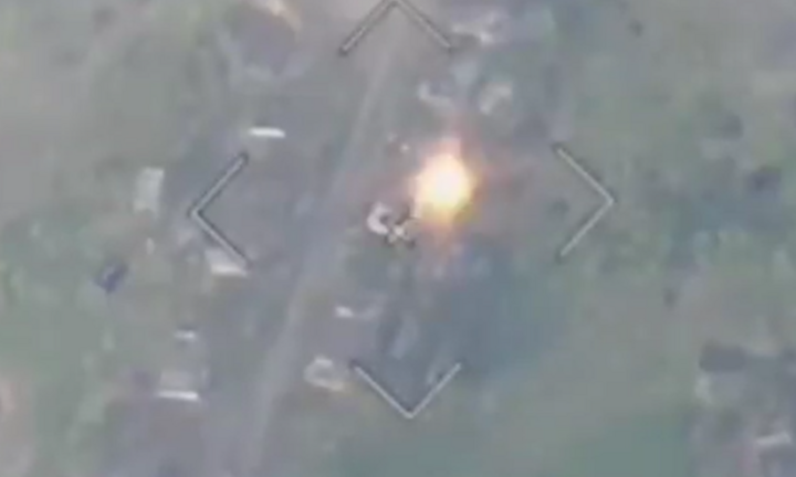 Cận cảnh súng cối tự hành Nga nã hỏa lực phá hủy cứ điểm quân sự của Ukraine