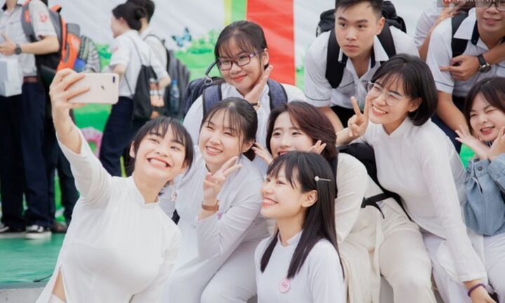 Tuyển sinh lớp 10 năm 2025 TP.HCM: Công bố đề minh họa vào tháng 10