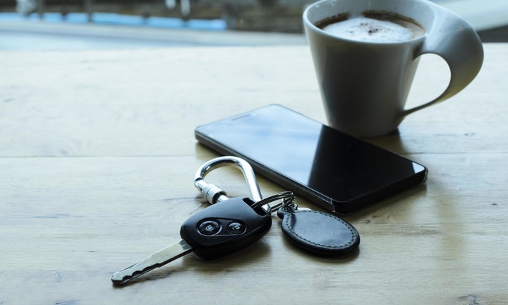 Những thứ không được để chung với điện thoại di động