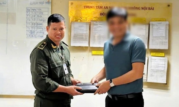 Tin tức thời sự mới ngày 11/8: Nội Bài trao trả lại tài sản cho hành khách