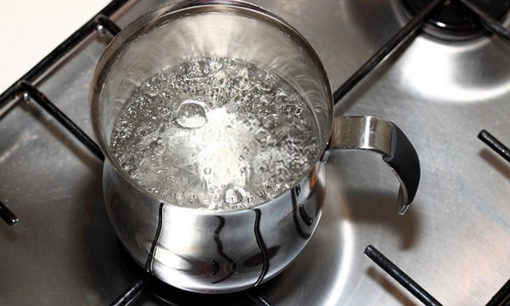 Sử dụng nước đun sôi để nguội đúng cách