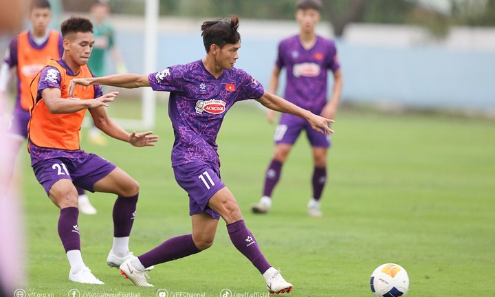 HLV Kim Sang Sik triệu tập 35 cầu thủ, đâu là cái tên được chú ý?