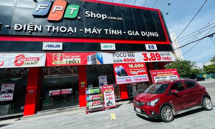 FPT Shop tặng miễn phí 16.000 kính cường lực iPhone cùng nhiều ưu đãi 