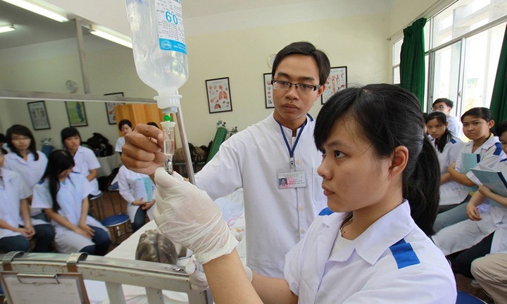 Bất ngờ trước học phí 