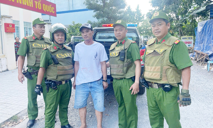 Sau uống rượu và sử dụng ma túy, bố tẩm xăng đe dọa tự sát cùng con gái