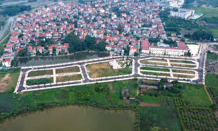 Xuyên đêm đấu giá đất Hoài Đức: