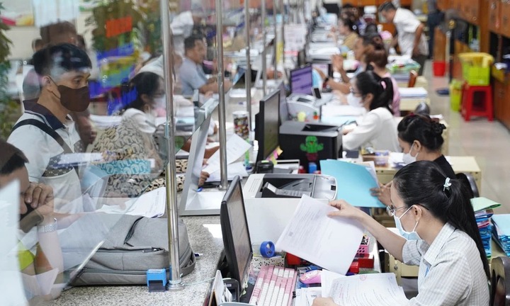 Gần 7.200 viên chức được xem xét chuyển thành công chức