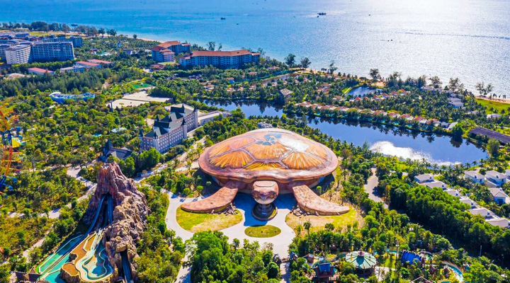 Từ Vinpearl Phú Quốc tới sân bay bao xa?