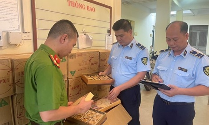 Hai Bà Trưng (Hà Nội): Phát hiện nhiều vụ việc kinh doanh bánh Trung thu nhập lậu