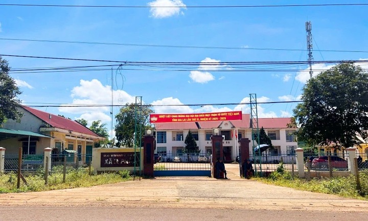 Nổ trong khuôn viên trụ sở UBND xã, dân quân 18 tuổi tử vong