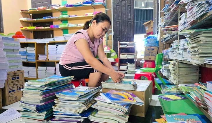 Cô giáo dùng tiền lương, cưu mang nhiều học trò nghèo