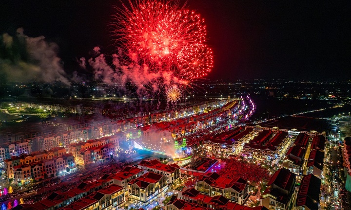 Đón và phục vụ 6 triệu người trong 3 ngày nghỉ lễ, “vũ trụ Vin” không có đối thủ