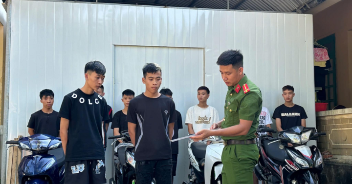 Bắt nhóm thanh niên cầm hung khí 