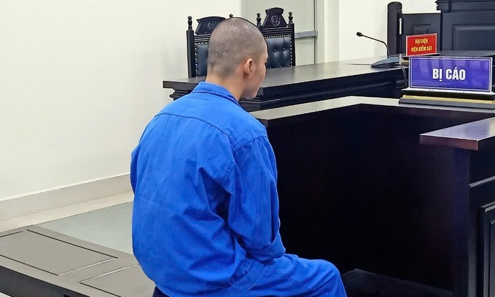 Dụ dỗ nữ sinh lớp 7 vào nhà nghỉ 