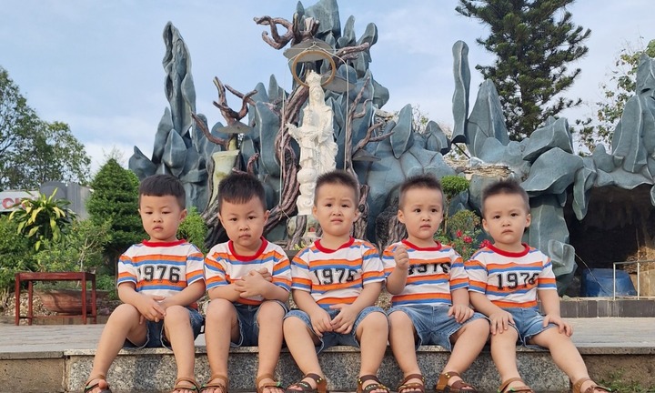 Người mẹ Đồng Nai sinh 5 con trong 13 tháng, chồng lo kinh tế