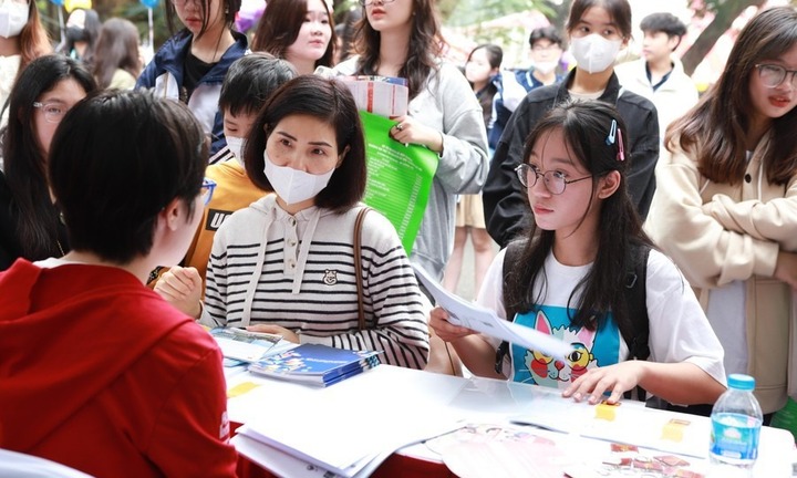 7 trường đại học đầu tiên chốt điểm chuẩn xét tuyển bổ sung, có ngành tăng mạnh