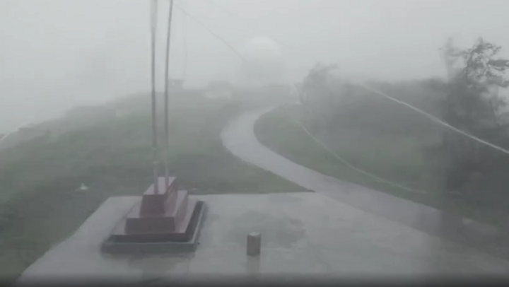 Hình ảnh gió giật cấp 14, 150-166 km/h tại đảo tiền tiêu Bạch Long Vĩ
