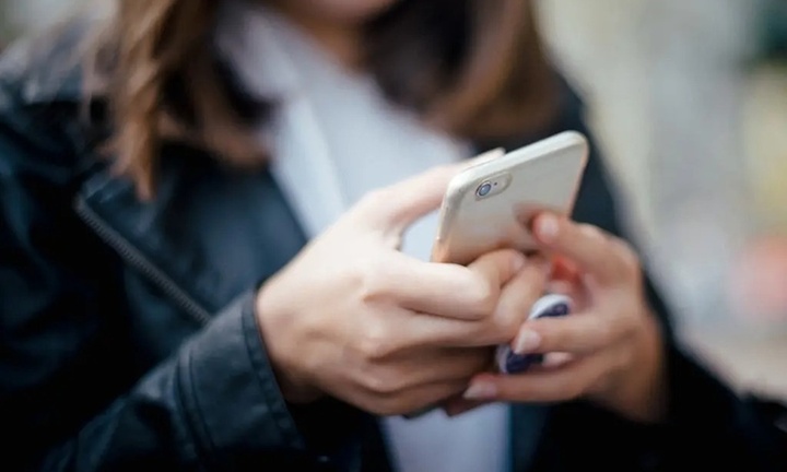 Làm sao để cắt giảm thói quen lướt smartphone liên tục?