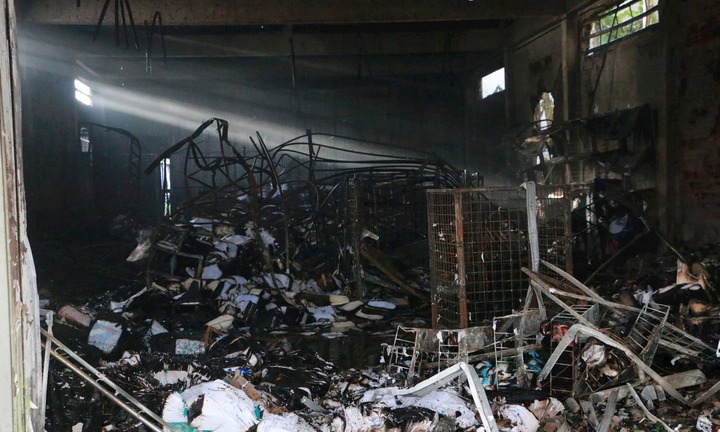 Siêu thị sách ở Sóc Trăng bất ngờ bốc cháy giữa đêm, thiệt hại hơn 2 tỷ đồng