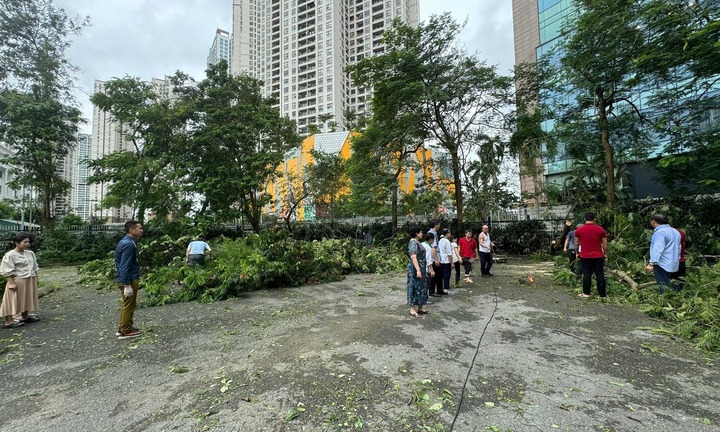 Trường học ở Hà Nội chuyển dạy trực tuyến do ảnh hưởng của bão số 3