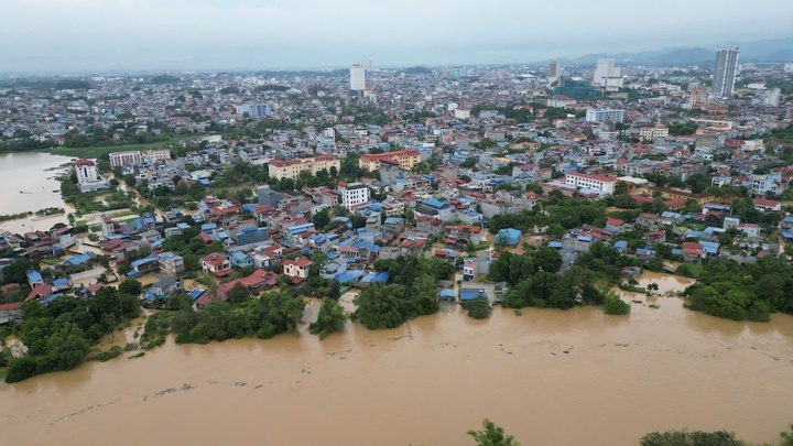Thái Nguyên: Một doanh nghiệp BĐS dành nhiều căn hộ cho người dân đến tránh lũ