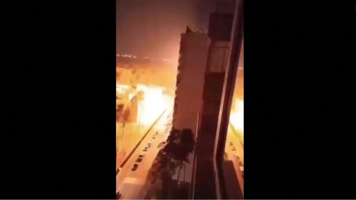 Clip: Khoảnh khắc chung cư ở Moscow phát nổ do bị Ukraine tập kích UAV với quy mô lớn chưa từng có
