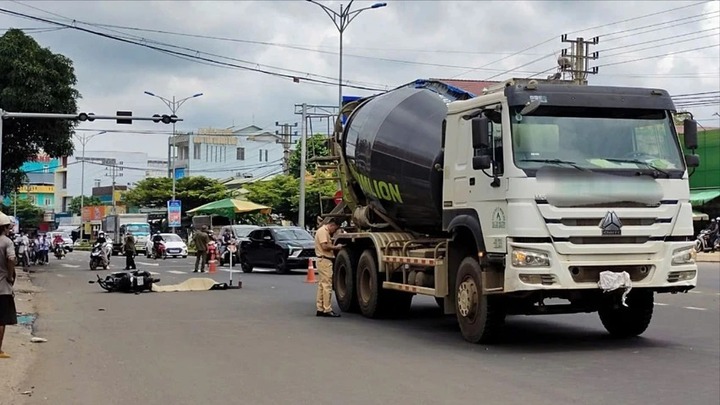 Tin tức tai nạn giao thông mới nhất ngày 18/9: Va chạm với xe bồn, 1 người chết