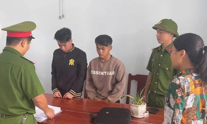 Vụ bắt 5 