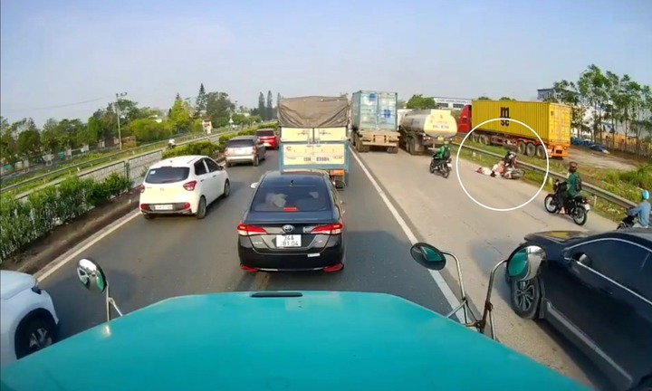 Vụ nữ sinh trường y bị xe bồn cán tử vong: Camera ghi lại điều gì?