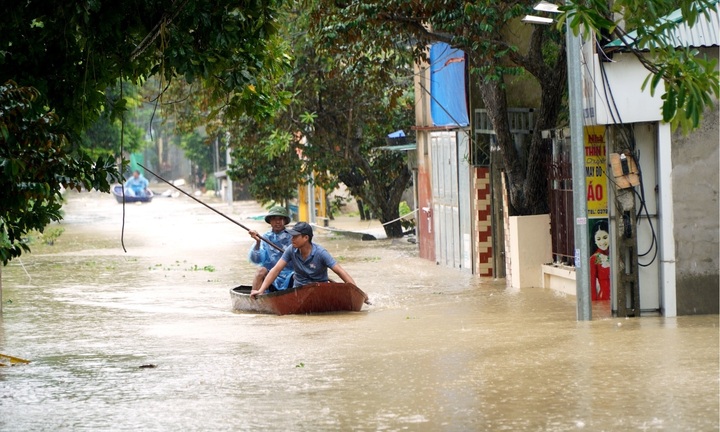 Thanh Hóa xem xét hỗ trợ học phí cho học sinh bị ảnh hưởng bởi bão lũ