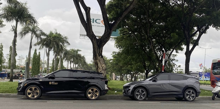 Sở hữu 2 chiếc VinFast VF 7, chủ xe chia sẻ: “Lái tuyệt vời, an toàn, từng được cứu 3 lần nhờ ADAS”