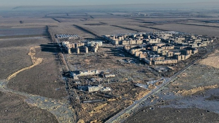 Nga từng bước áp sát, đẩy pháo đài Vuhledar của Ukraine đến “bờ vực sụp đổ”