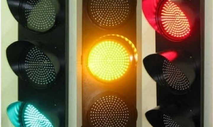 Quy định về đèn xanh đèn đỏ mới nhất 2024