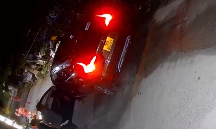 Điều tra vụ người đàn ông cầm mã tấu chém tài xế taxi công nghệ trọng thương