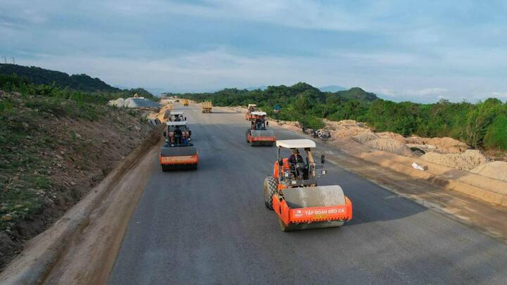 Loạt nội dung trọng tâm đợt thi đua cao điểm hoàn thành 3.000 km đường cao tốc