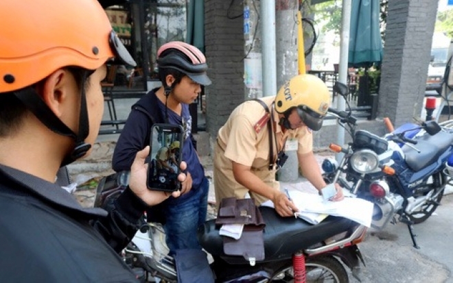 Bỏ quy định người dân được giám sát CSGT bằng thiết bị ghi âm, ghi hình