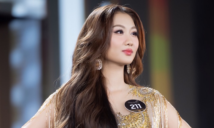 Dùng bữa tối cùng Chủ tịch Miss Grand International, Quế Anh bị chê “tả tơi”