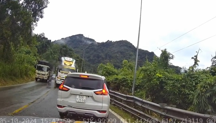 Clip: Xe tải  vượt ẩu kiểu 