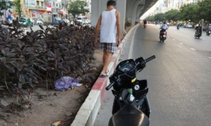 Tìm người biết thông tin vụ tai nạn chết người ở Hà Nội