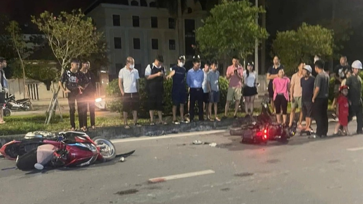 Hải Dương: Tai nạn xe máy trong đêm khiến 4 người bị thương nặng