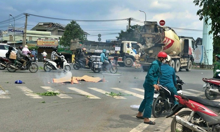 Vụ tai nạn giao thông ở vòng xoay Phú Hữu: Danh tính 2 nữ sinh tử vong