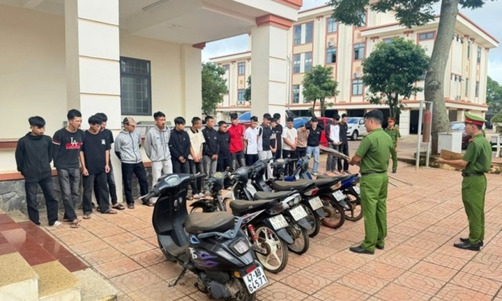 Khởi tố 22 đối tượng mang hung khí đi hỗn chiến gây rối trên đường ở Đắk Lắk