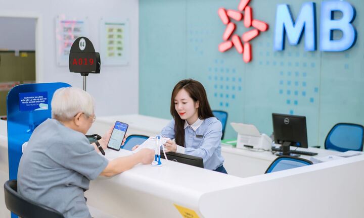 Lãi suất ngân hàng hôm nay 19/10/2024: Một 