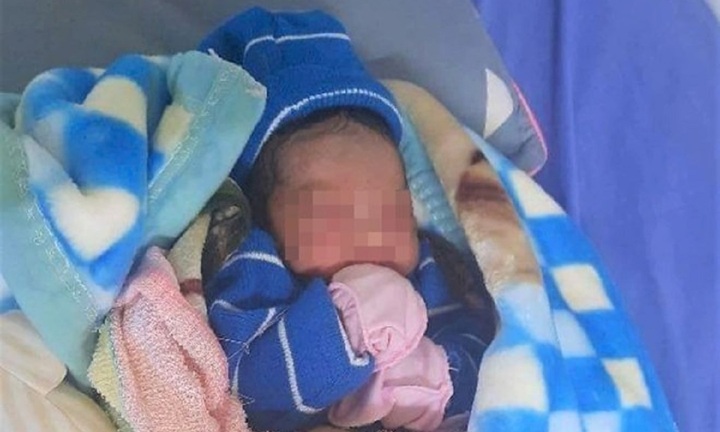 Tìm thấy bé trai sơ sinh bị bỏ rơi ở vườn cà phê