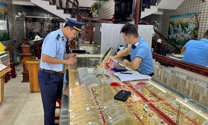 Hà Nội kiểm soát hoạt động kinh doanh vàng