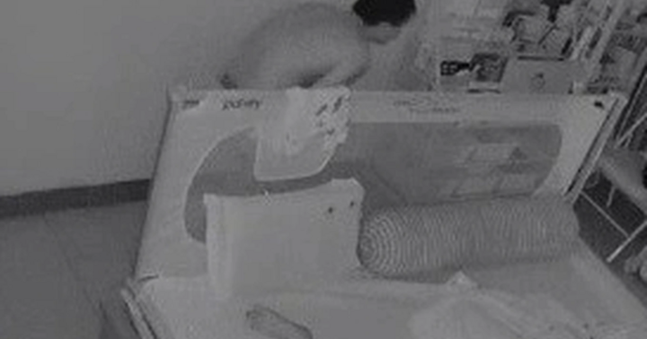 Lật mặt người đàn ông chỉ mặc đồ lót, đột nhập vào nhà dân trong đêm ở Hà Nội